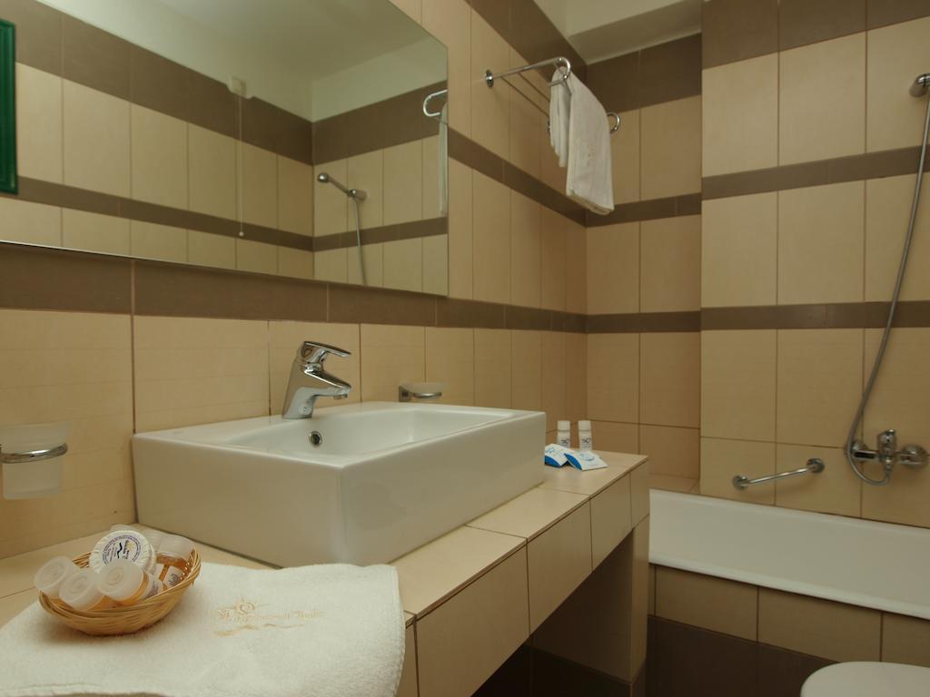 Skiathos Club Hotel & Suites Vasilias  ภายนอก รูปภาพ