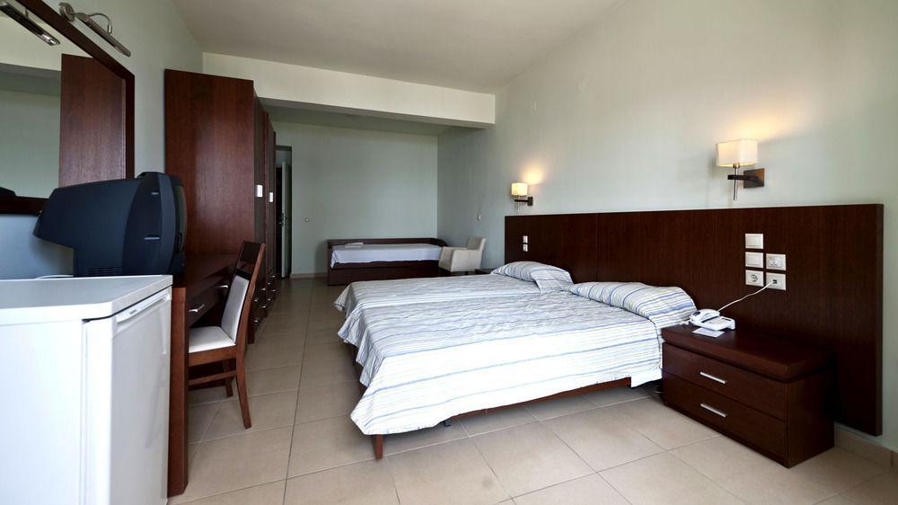 Skiathos Club Hotel & Suites Vasilias  ภายนอก รูปภาพ
