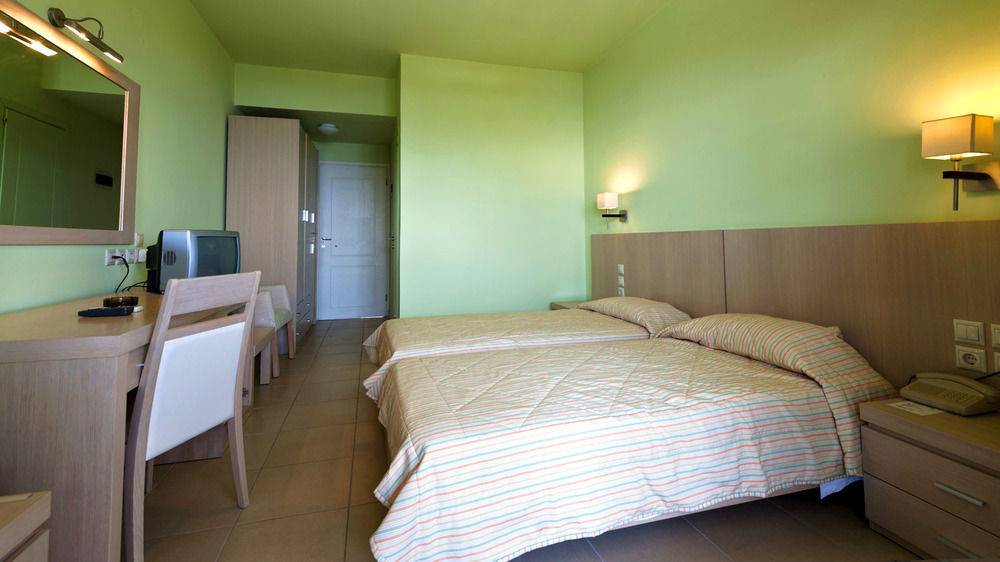 Skiathos Club Hotel & Suites Vasilias  ภายนอก รูปภาพ