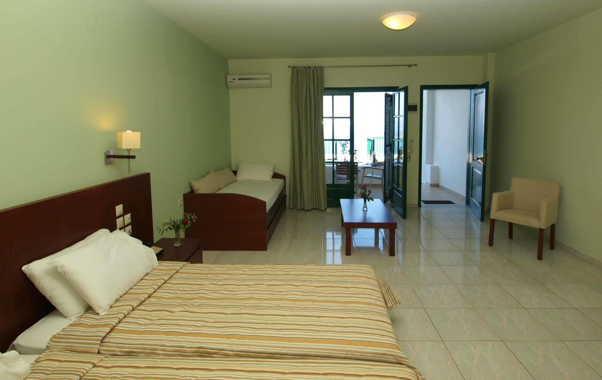 Skiathos Club Hotel & Suites Vasilias  ภายนอก รูปภาพ