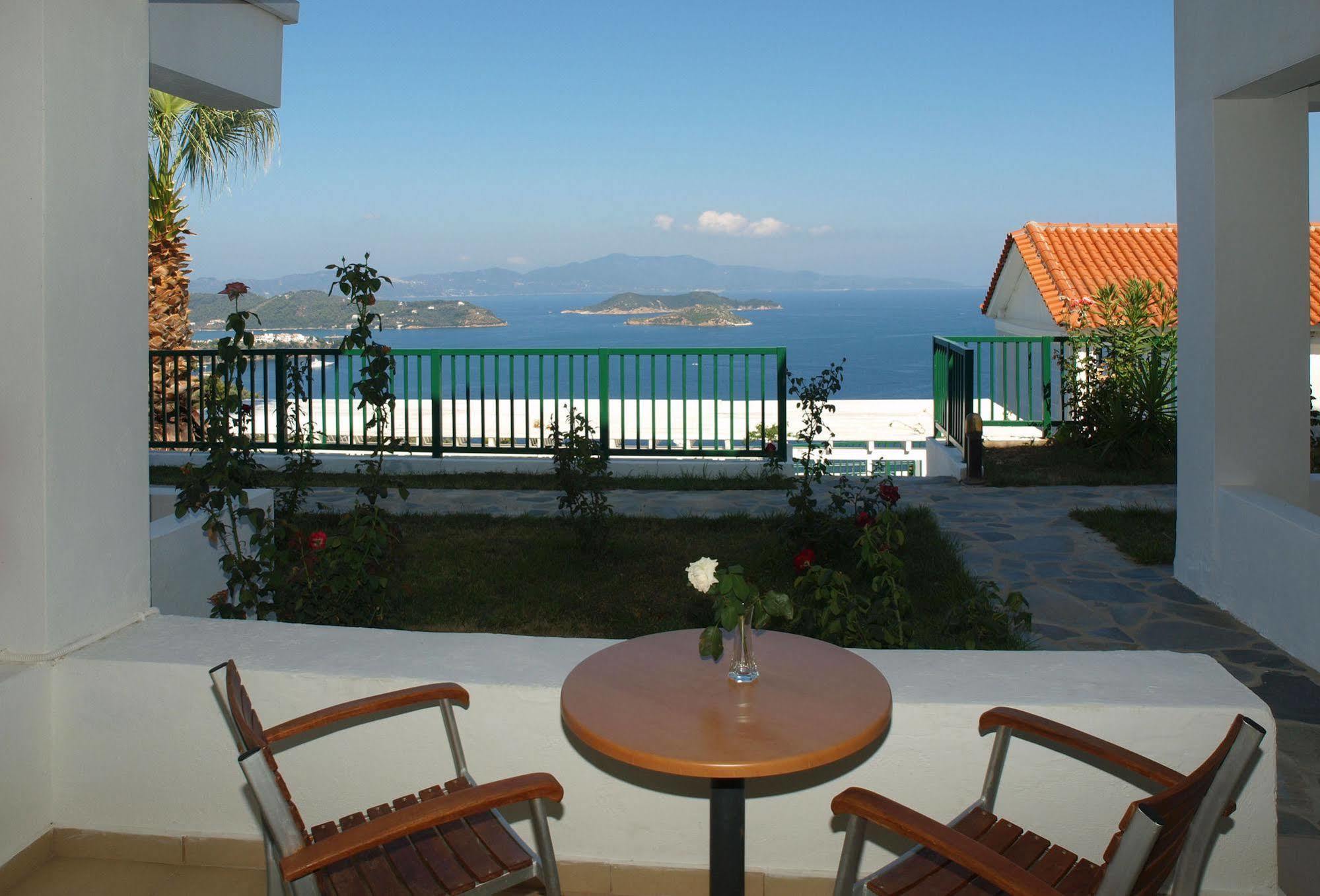 Skiathos Club Hotel & Suites Vasilias  ภายนอก รูปภาพ