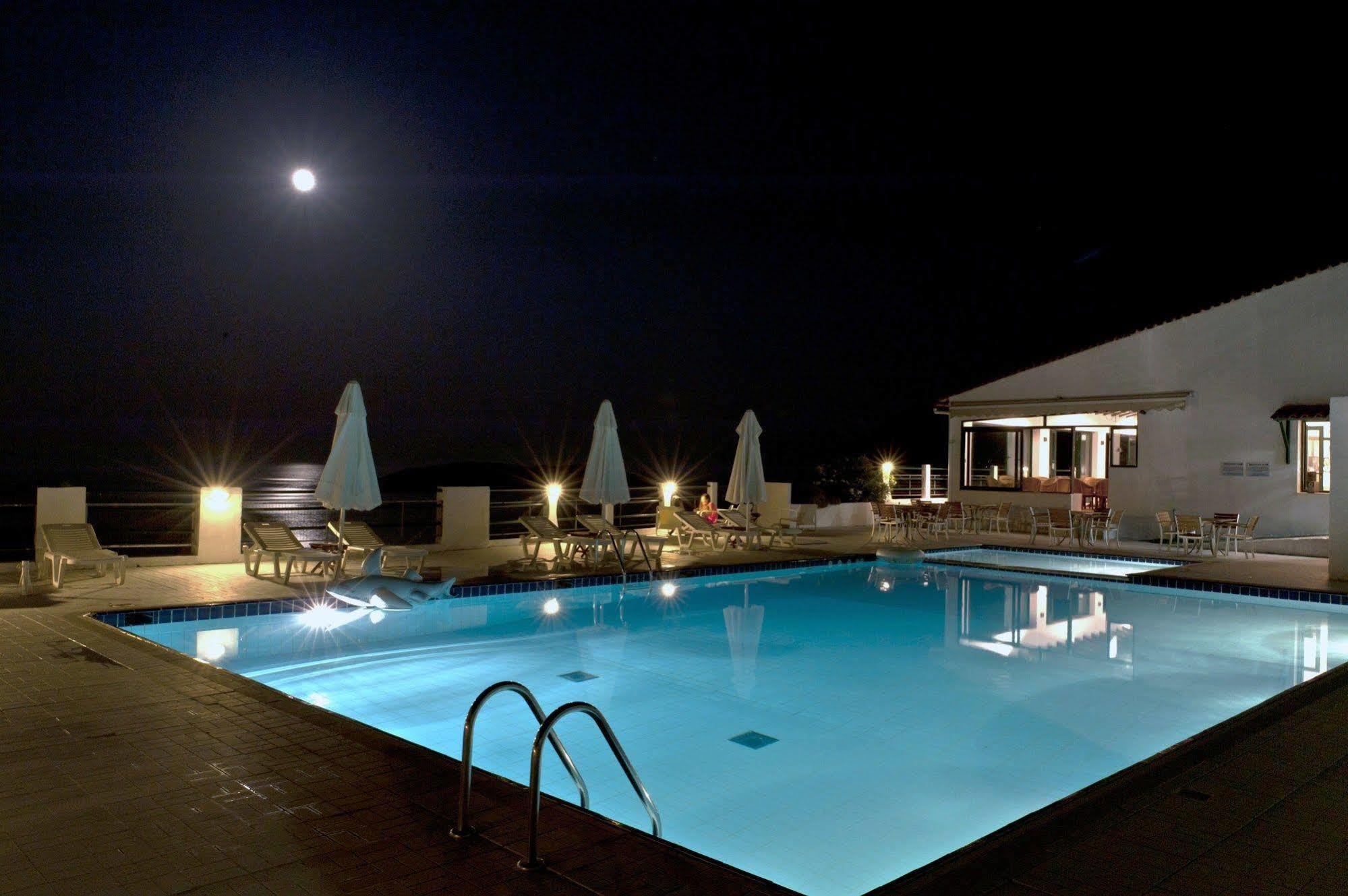 Skiathos Club Hotel & Suites Vasilias  ภายนอก รูปภาพ