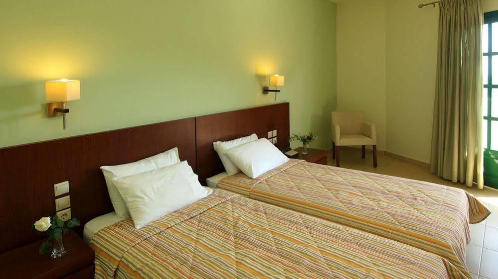 Skiathos Club Hotel & Suites Vasilias  ภายนอก รูปภาพ